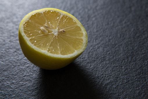Lemon seeds contain lignin, a phytoestrogen metabolized by human gut microbes.