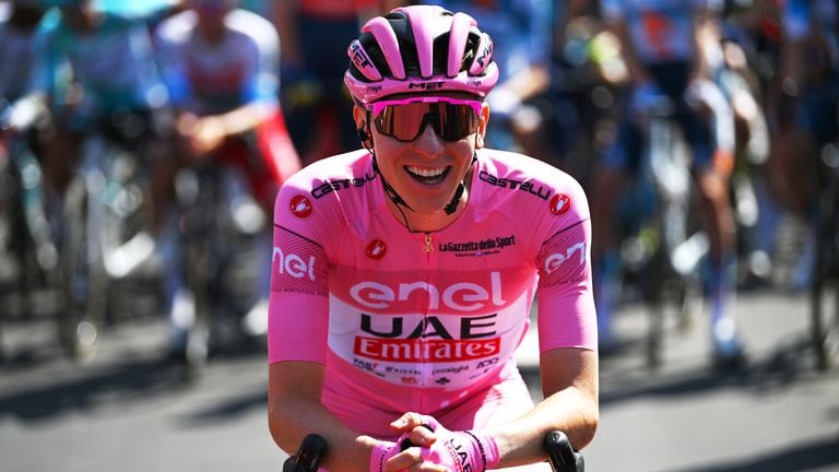 El esloveno sonríe: es absoluto líder del Giro de Italia a falta de siete jornadas.
