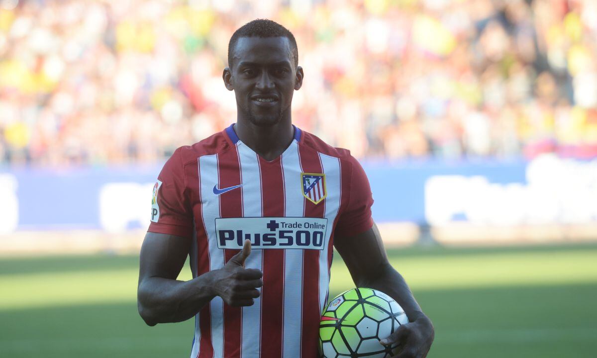 MADRID, SPAIN - JULY 26: Atletico Madrid's new Colombian striker Jackson Martinez during his presentation as new player of the Spanish Primera Division soccer club at Vicente Calderon stadium in Madrid, Spain, on July 26, 2015. Jackson Martinez joins Atletico from Portuguese side FC Porto. (Photo by Getty Images/Evrim Aydin/Anadolu Agency)