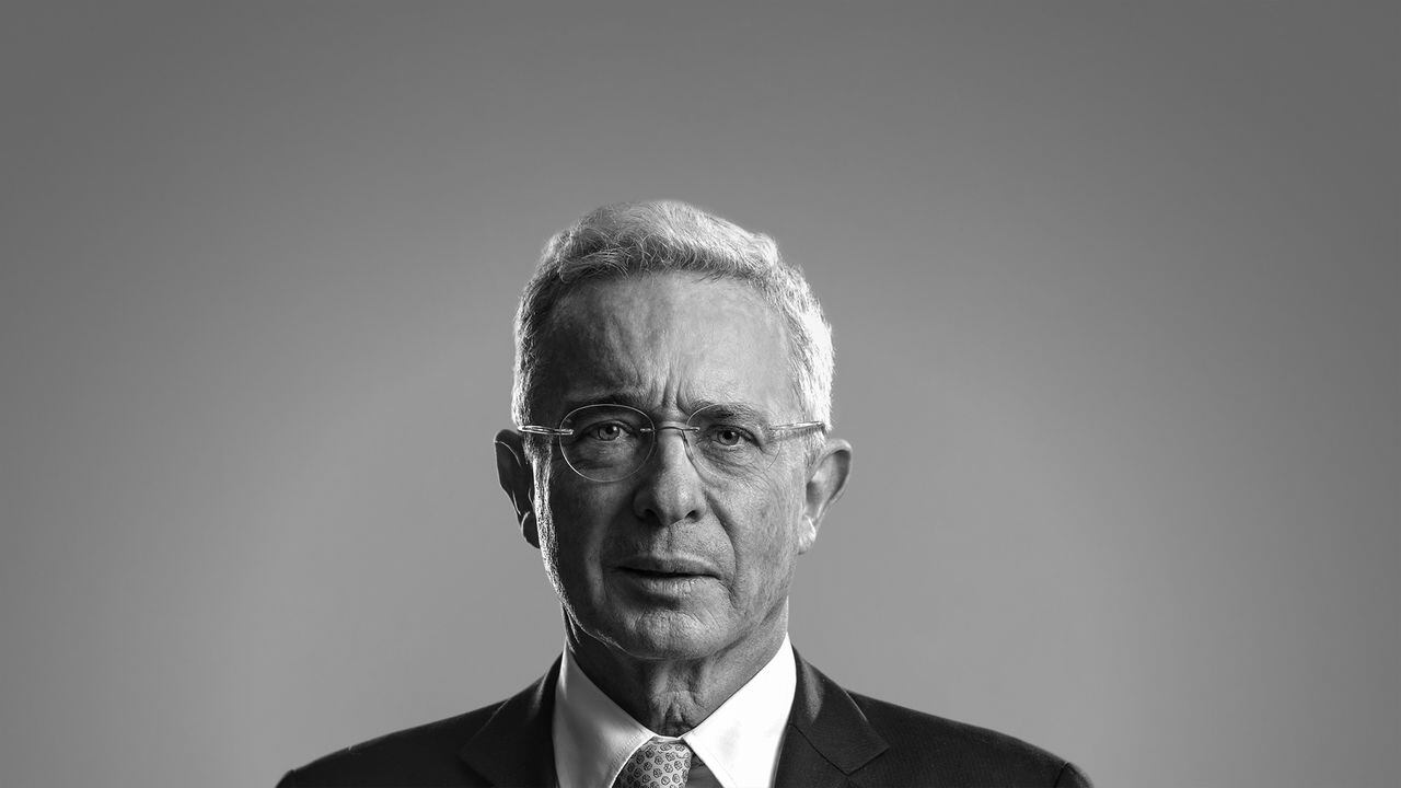 Álvaro Uribe Vélez.  Columna Semana