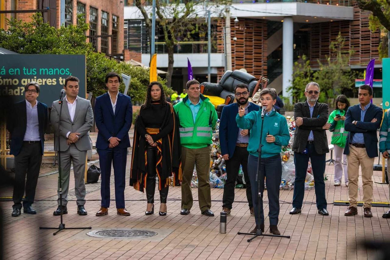 La alcaldesa Claudia López presentó la campaña 'Que la basura no se vuelva paisaje'