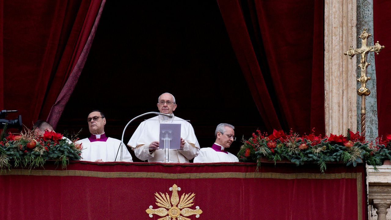El Papa pronuncia el discurso del día de Navidad.