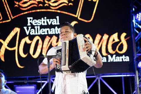Félix Torrijos, acordeonero de Santa Marta, representa a su ciudad en el Festival Vallenato Mar de Acordeones.