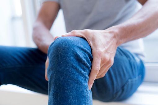 El dolor de rodilla tiene muchas causas.
