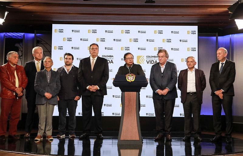 Declaración del presidente Gustavo Petro, junto con los empresarios