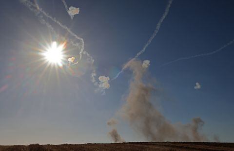 Israel despliega soldados cerca de Gaza e intenta sofocar disturbios