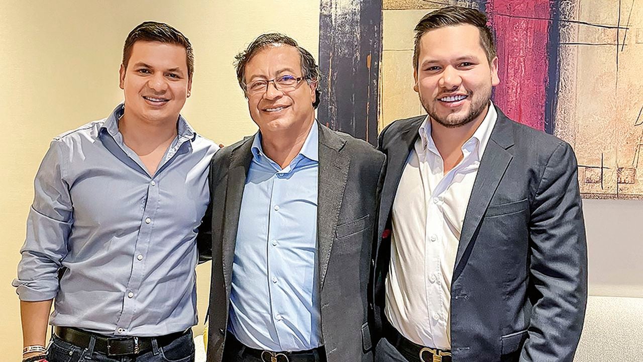  El presidente Gustavo Petro junto al representante Andrés Calle y su hermano Gabriel Calle, aliados de Musa Besaile en Córdoba.