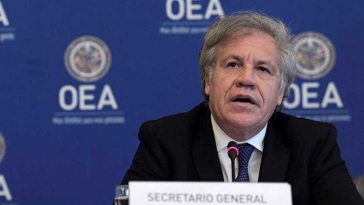 El secretario general del organismo, Luis Almagro, subrayó que se requiere la solidaridad para los venezolanos, quienes, recordó, sufren de "una cruel dictadura"