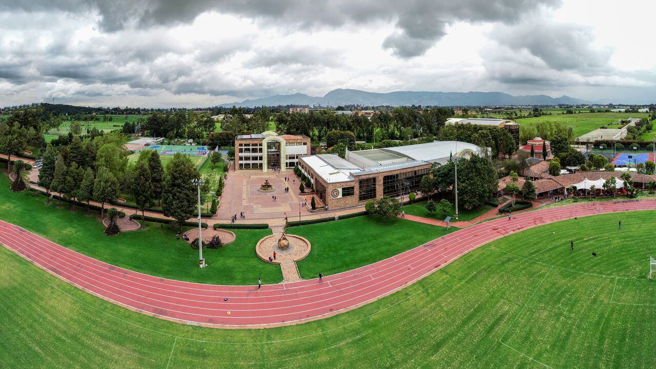 El Campus San Alberto Magno de la 'Santoto' cuenta con completos escenarios deportivos para la comunidad educativa.