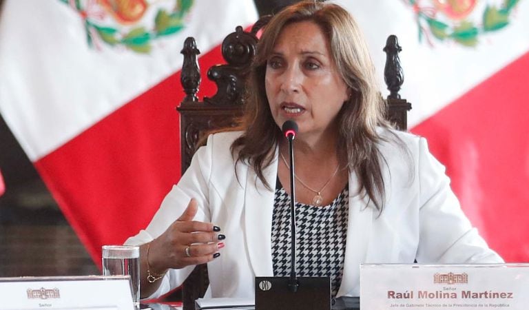 La presidente de Perú, Dina Boluarte, manifestó su preocupación por no adelantar las elecciones