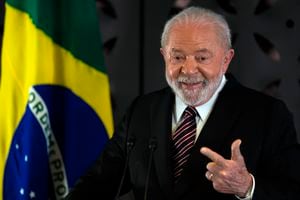 El presidente brasileño Luiz Inácio Lula da Silva habla durante una conferencia de prensa luego de asistir a la cumbre del G7 en Hiroshima, Japón, el lunes 22 de mayo de 2023. (AP Foto/Louise Delmotte)