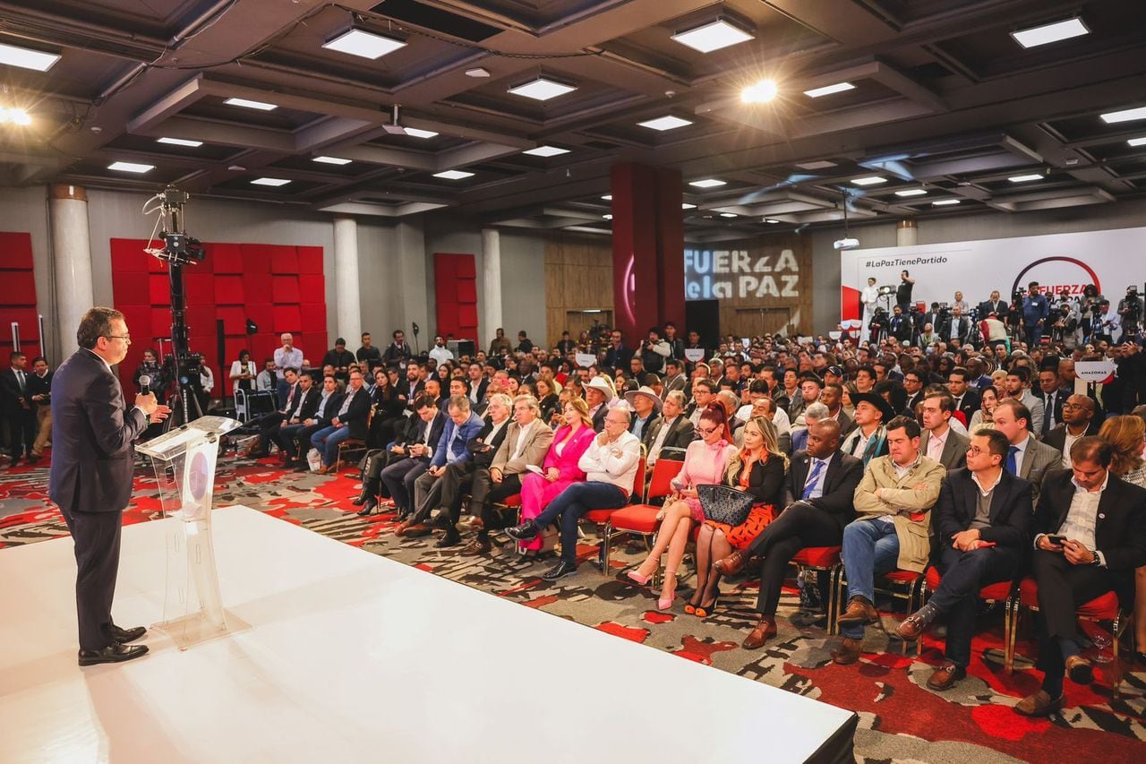 El ministro Alfonso Prada intervino durante el evento político que se hizo en el centro de Bogotá.