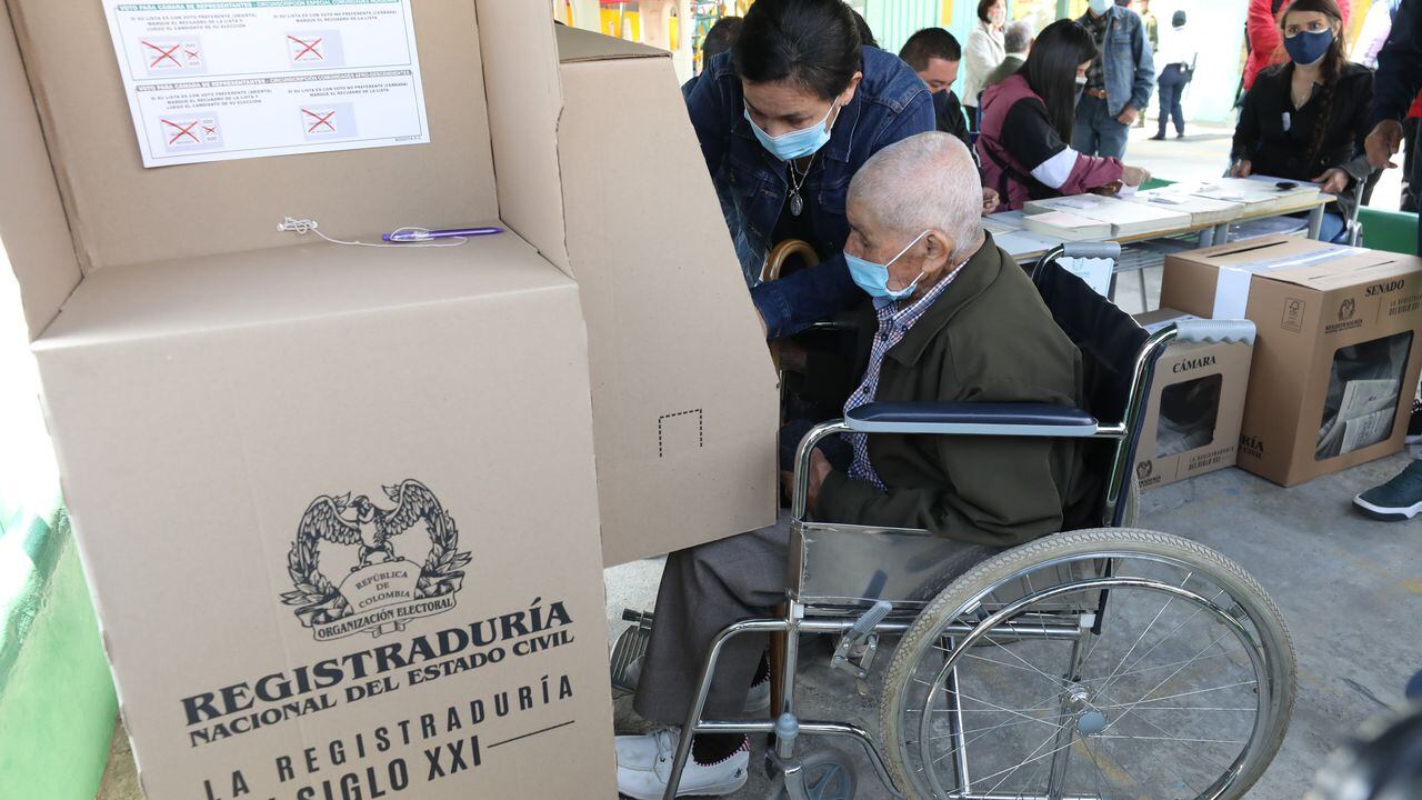 Votaciones en puente aranda discapacitados