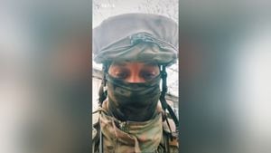 Alex Hook, el soldado ucraniano que publica videos en Tik Tok para su hija de cinco años.