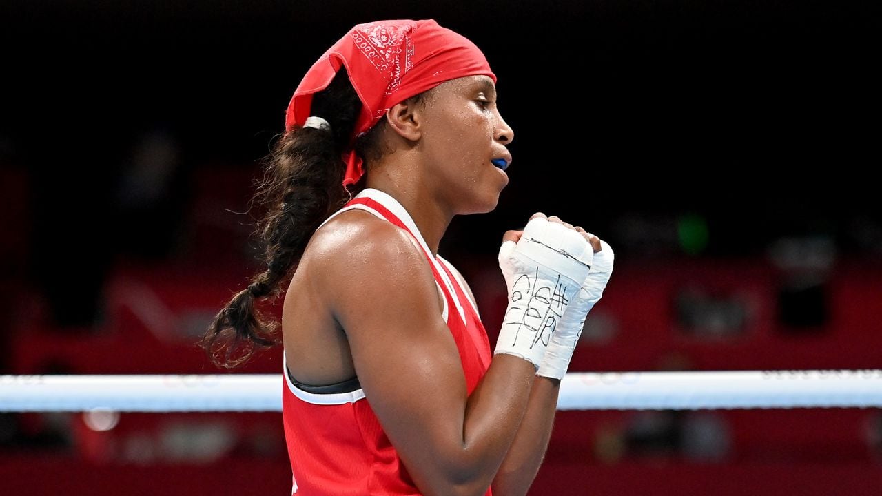 La boxeadora colombiana consiguió su quinta medalla a nivel profesional.