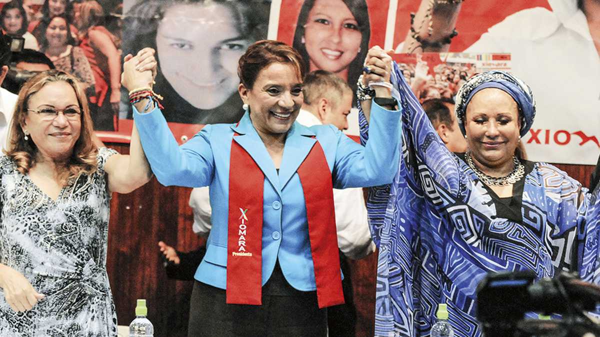   La presidenta Xiomara Castro conoce a Piedad Córdoba desde hace más de una década. La senadora electa la visitó el martes en el palacio presidencial. 