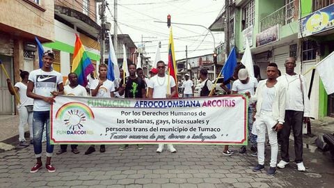 La Fundación Arco Iris ha recopilado los delitos contra la población gay de Tumaco (Nariño) para llevarlos a la justicia. Su trabajo no ha sido en vano, en gran parte gracias a la fundación Caribe Afirmativo y a Colombia Diversa.