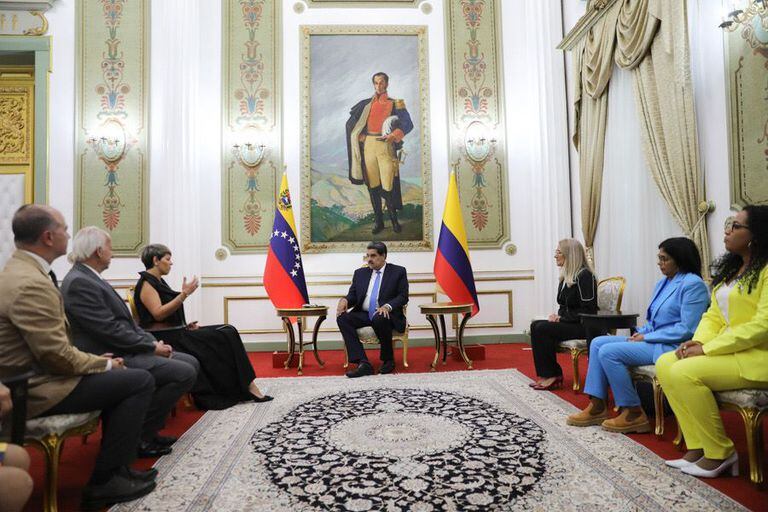 Primera dama Verónica Alcocer y el presidente de Venezuela Nicolás Maduro