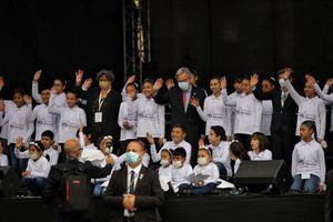 Acto de conmemoración 5 años del acuerdo de paz coro Hijos de la Paz con António Guterres Secretario General de la ONU