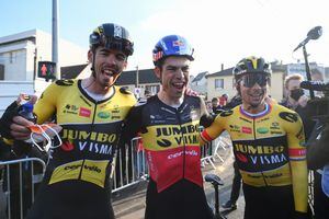 Laporte, Van Aert y Roglic celebran la victoria en la etapa 1 de la París Niza