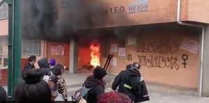 Integrantes de la Primera Línea quemaron el colegio Nuevo Chile ubicado en Bosa.