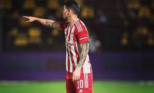 El colombiano debutó este domingo con Olympiacos.