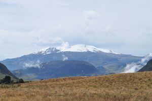 This is a nice landscape, we can see a big snow near to Caldas in Colombia. Nevado del Ruiz. 