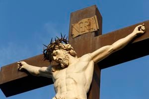 Crucifixión de Jesucristo en el Monte de los Olivos.
