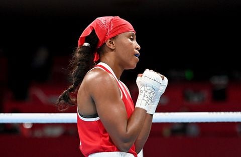 La boxeadora colombiana consiguió su quinta medalla a nivel profesional.