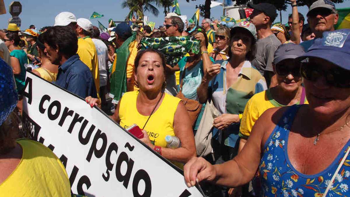 Los brasileños no han dejado de protestar por la corrupción y por la violencia que tiene el país en crisis. 