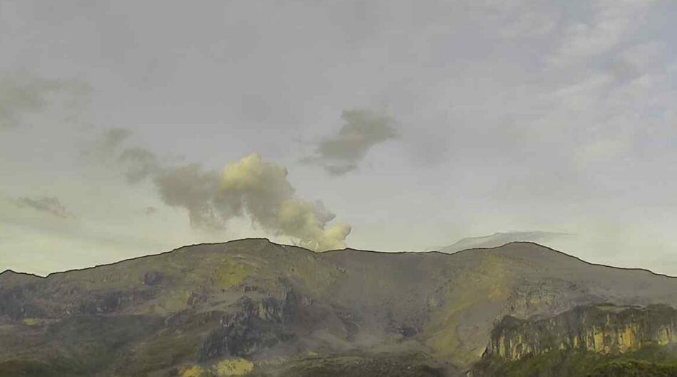 Actividad del volcán Nevado del Ruiz este domingo 23 de abril.