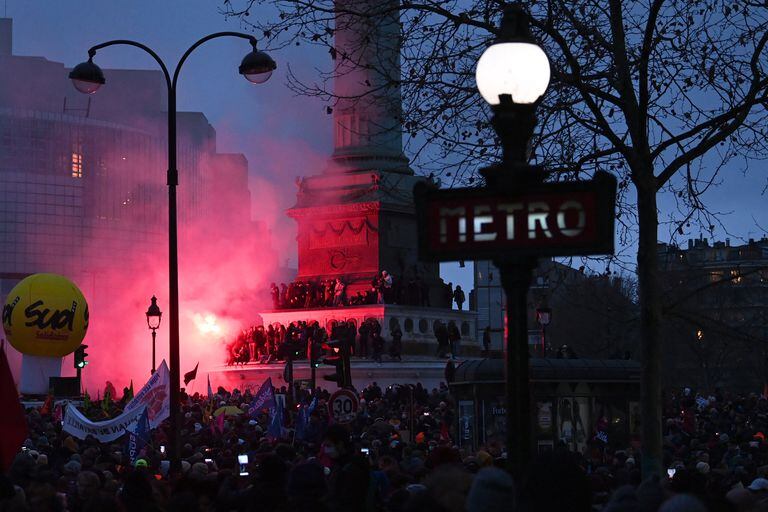 Los franceses respondieron con protestas en las calles al gobierno francés. Foto: AFP.