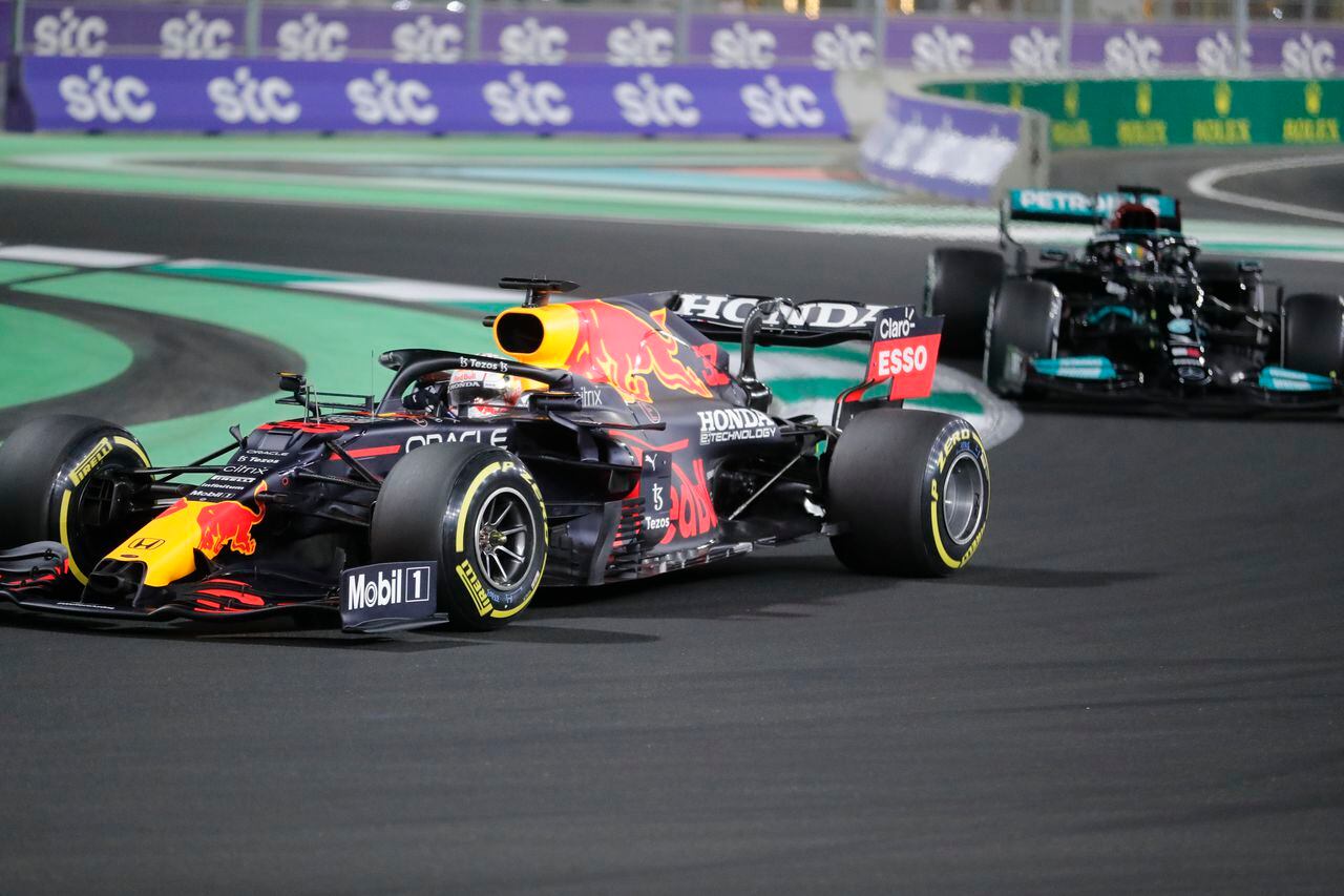 Max Verstappen y Hamilton protagonizaron la gran polémica de la noche.
