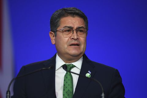 El presidente de Honduras, Juan Orlando Hernández, habla durante la ceremonia de apertura de la Conferencia de las Naciones Unidas sobre el Cambio Climático COP26 en Glasgow, Escocia, el lunes 1 de noviembre de 2021