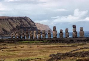 La Isla de Pascua está en medio del océano Pacífico en Chile. Con 5.034 habitantes es uno de los principales destinos ecoturísticos y culturales del mundo. Las ancestrales estatuas conocidas como Moais atraen a cientos de visitantes. Foto: rinconabstracto.com