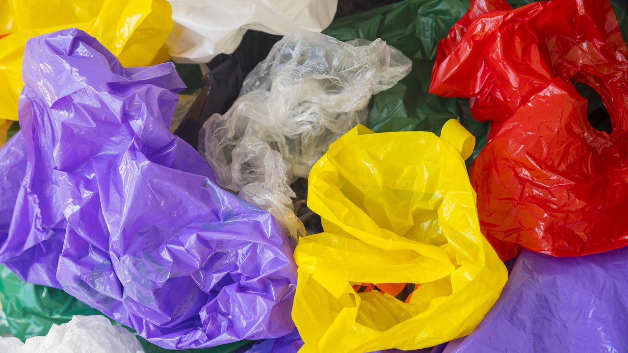 Qué significan los colores de las bolsas de basura al momento de reciclar?