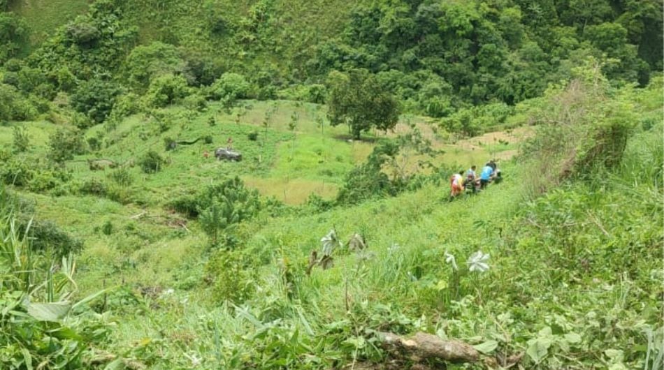Vehículo de la UNP rodó por un abismo y dejó tres personas afectadas en Antioquia.