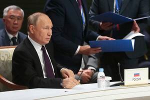El presidente ruso, Vladimir Putin, asiste a la Cumbre de líderes de la Comunidad de Estados Independientes (CEI), en Astana, Kazajistán, el viernes 14 de octubre de 2022. (Konstantin Zavrazhin, Sputnik, Kremlin Pool Photo via AP)