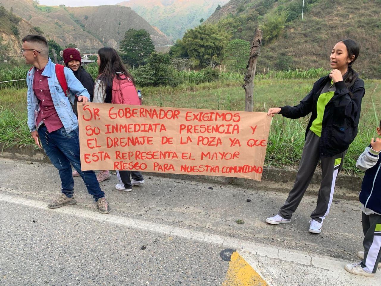 Estudiantes protestaron en El Tarrita.