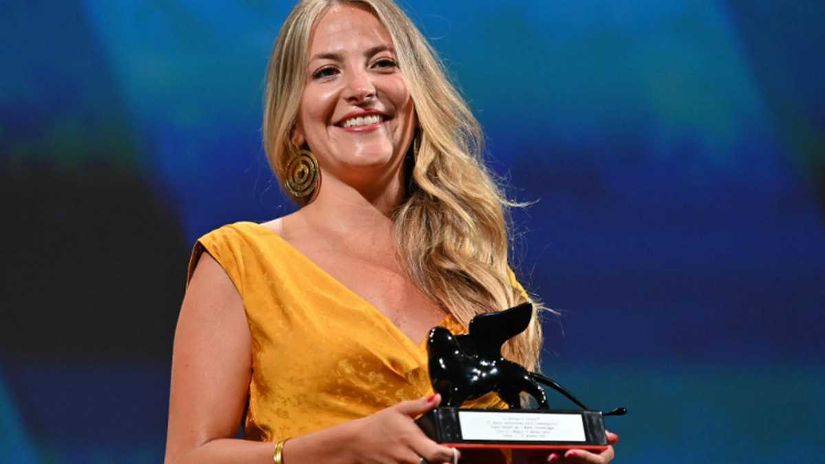 En el Festival de Venecia, la colombiana Mariana Saffon ganó el premio a Mejor Cortometraje en la categoría Horizonte. Foto: Alberto Pizzoli / AFP