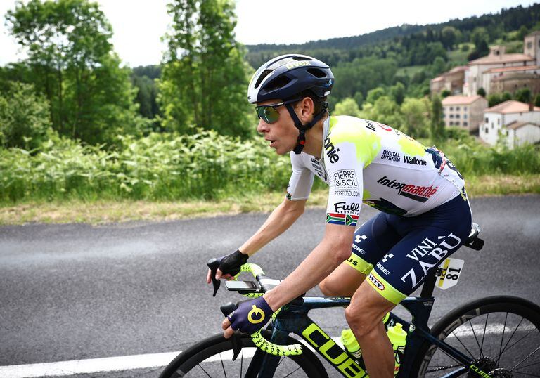 Ciclista Louis Meintjes ganó la etapa de La Vuelta al País Vasco