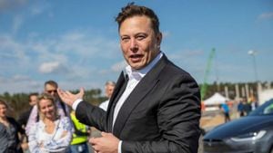 La fortuna de Elon Musk creció 242% en el último año, según Forbes.