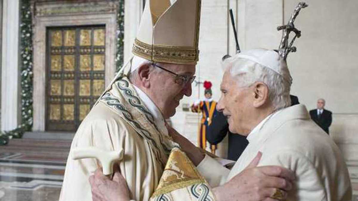 El papa Francisco y el papa emérito Bedicto XVI en una imagen del pasado mes de diciembre