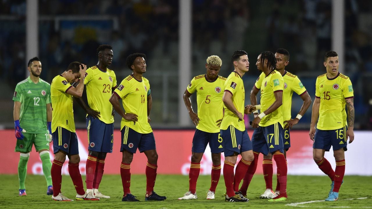 Colombia's soccer players react at the end first time of a qualifying soccer match for the FIFA World Cup Qatar 2022 against Argentina at Mario Alberto Kempes stadium in Cordoba, Argentina, Tuesday, Feb. 1, 2022. (AP/Gustavo Garello)