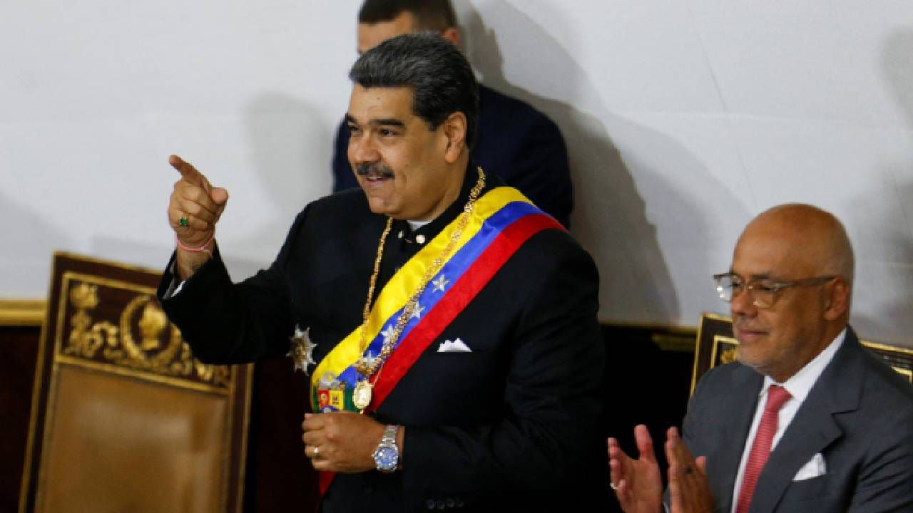 Oposición argentina pide detención del presidente venezolano Nicolás Maduro.