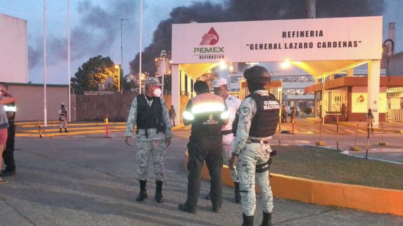 Fuerte explosión en una refinería de Petróleos en México, esto es lo que se sabe