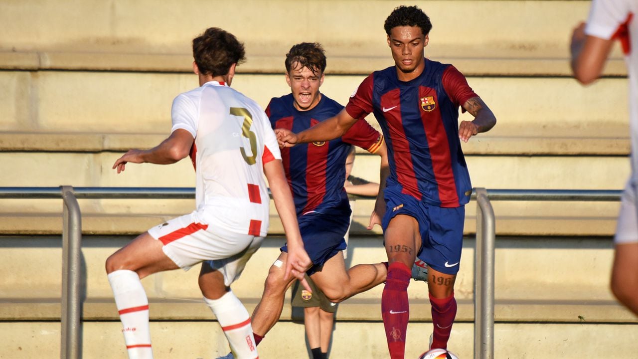 Joao Mendes de Assis Moreira, son of Ronaldinho Gaucho, playing with the FC Barcelona youth team in a match against SD Huesca, in Barcelona, on 08th october 2023. (Photo by Noelia Deniz/Urbanandsport /NurPhoto via Getty Images)