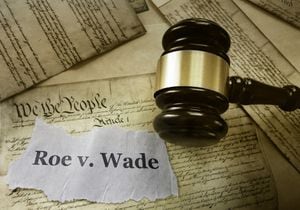 Foto representativa de las sentencias clave que protegían el acceso al aborto: Roe contra Wade, de 1973, y Planned Parenthood contra Casey, de 1992.