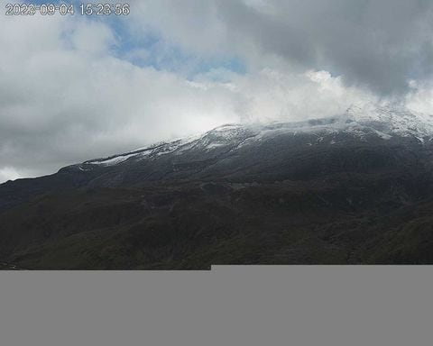 Así se ve el Volcán del Nevado del Ruiz este lunes.