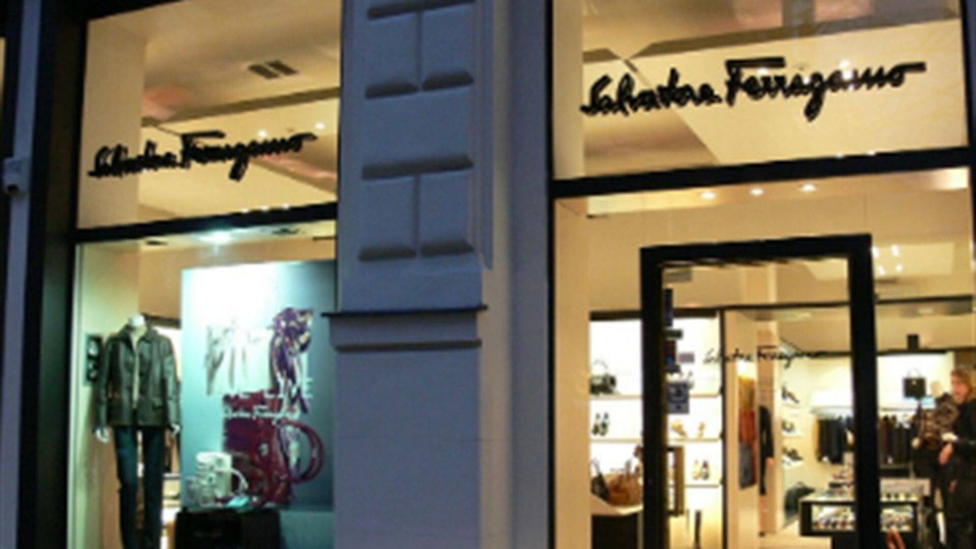 Savatore Ferragamo abre su primera boutique en